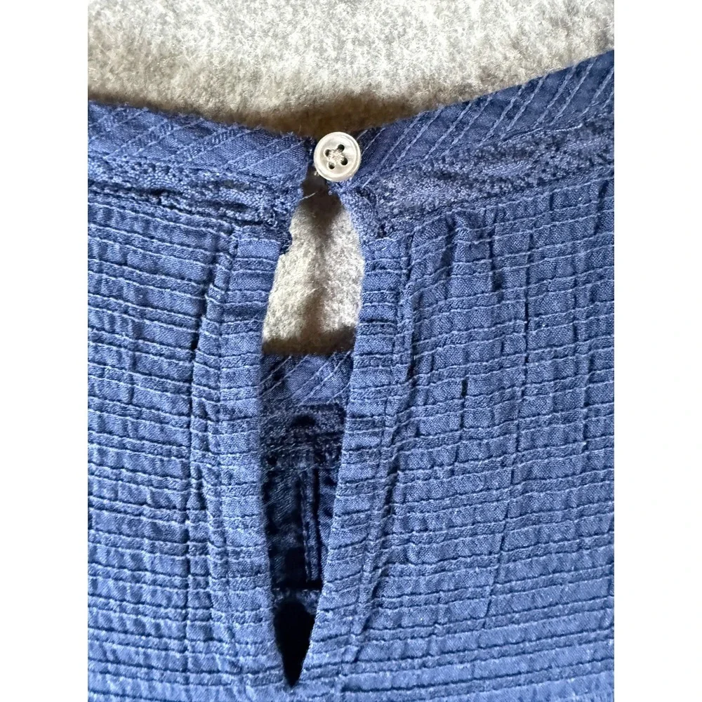 LOFT Navy‎ Blue Pintuck Eyelet Puff Sleeve Knit Top Medium
